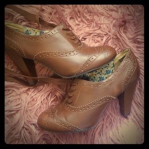 BROWN American Eagle Heels